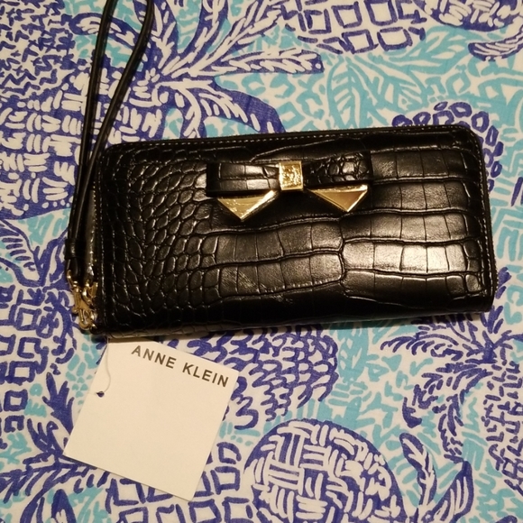 Anne Klein Handbags - Anne Klein wristlet